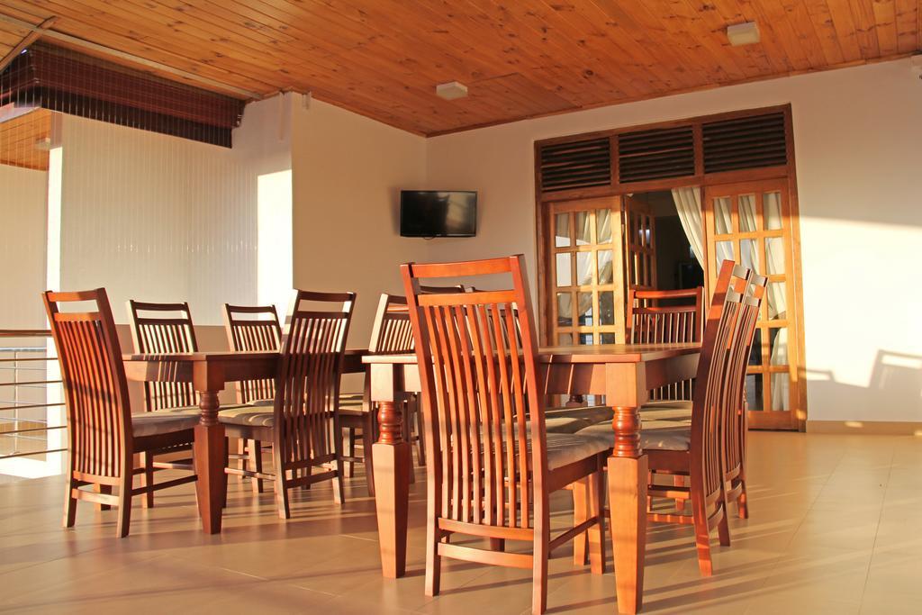 Bluewater Beach Resort 트링코말리 외부 사진