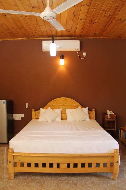 Bluewater Beach Resort 트링코말리 외부 사진